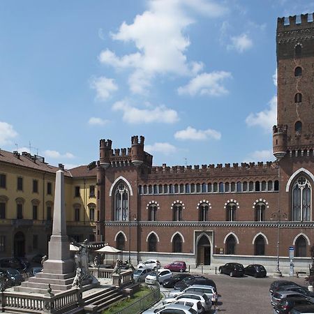 Апартаменты Castello Medici Del Vascello Асти Экстерьер фото